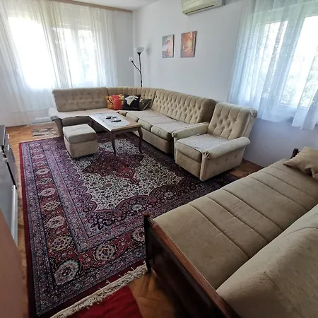 Domacinstvo Nikolic Apartment