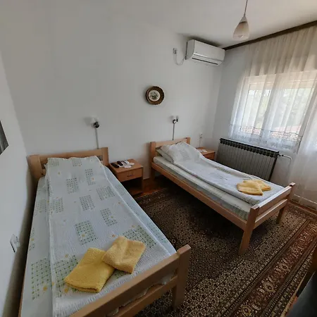 Domacinstvo Nikolic Apartment *