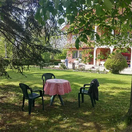Domacinstvo Nikolic Apartment